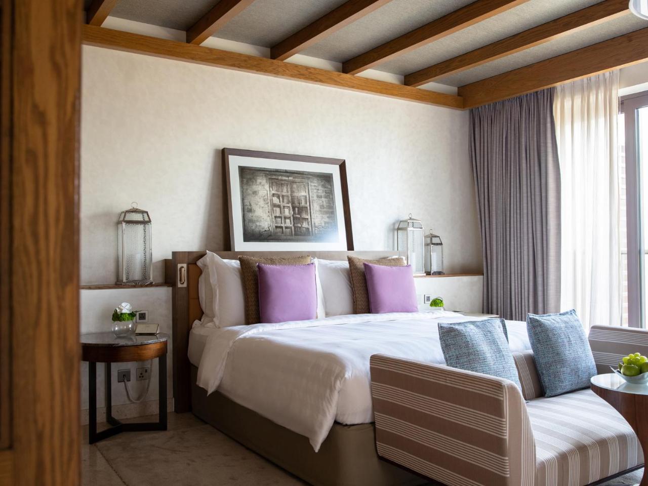 فندق جميرا النسيم دبي الغرفة الصورة A bedroom at the hotel